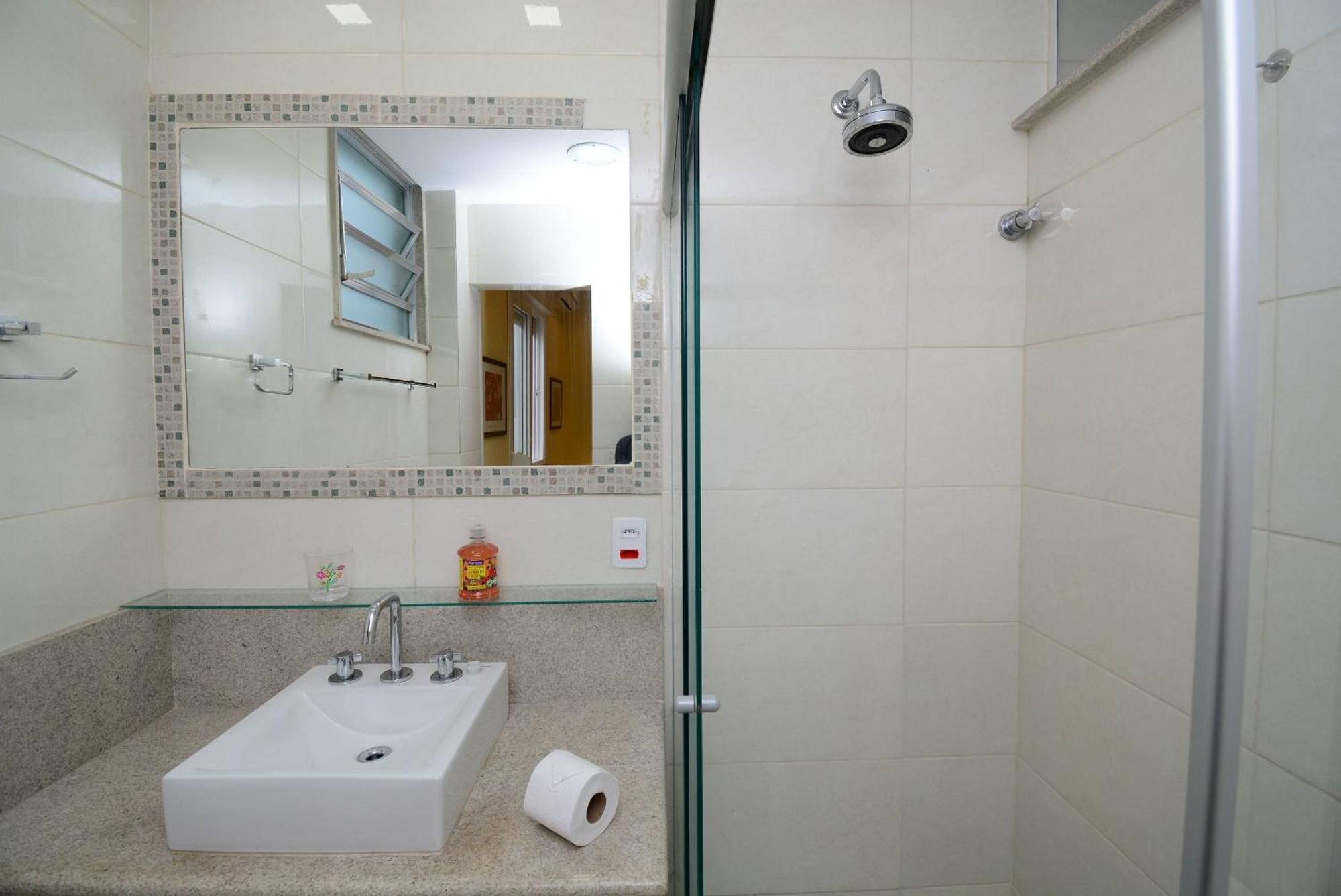 Apartamento Plaza Leblon - 4 Pessoas, Conforto E Praia